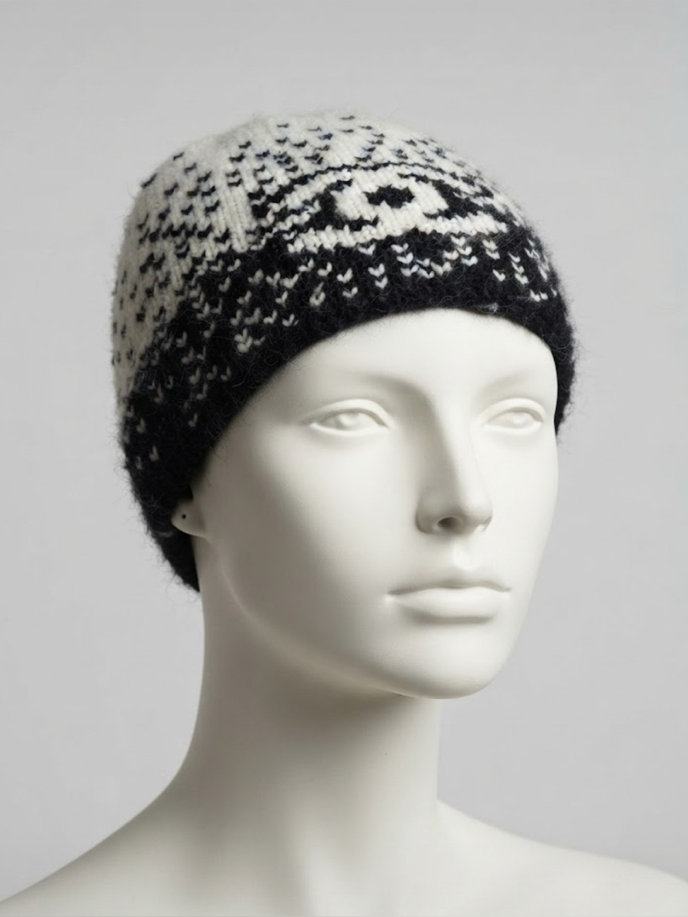Brand New ! Black and White Knit Logo Beanie